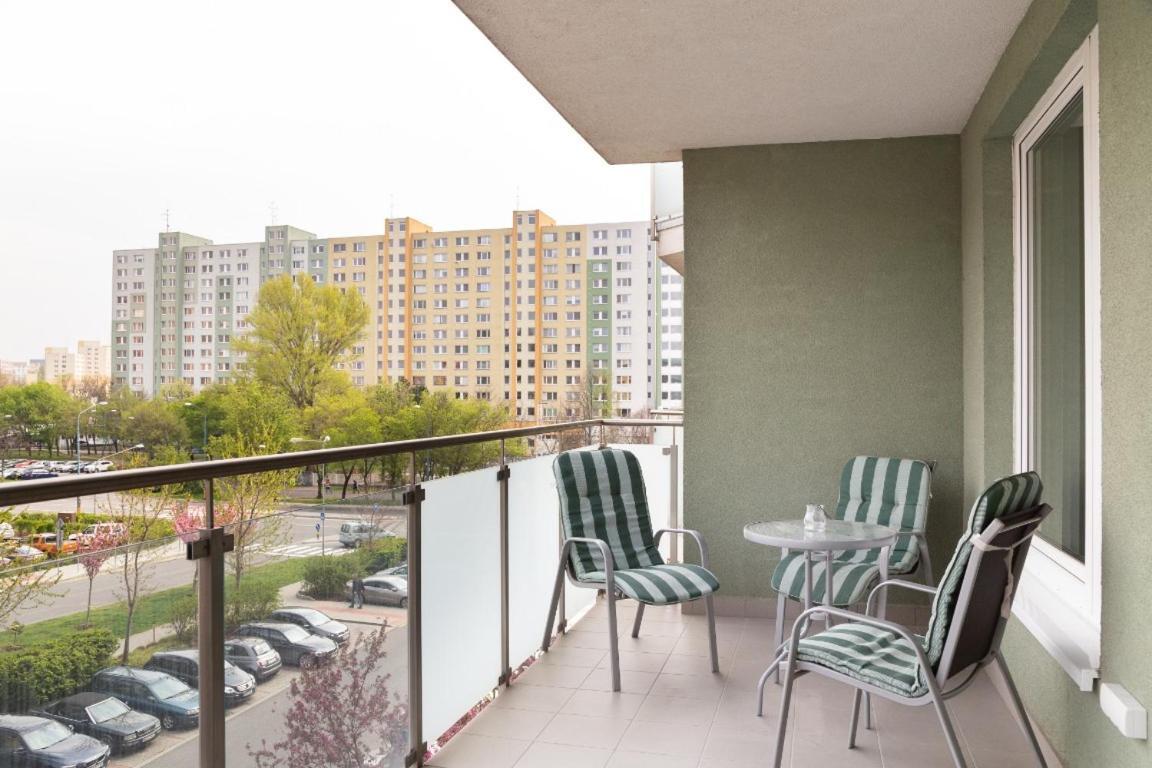 Great Tourist And Business Apartment Near Center Bratislava Exteriör bild