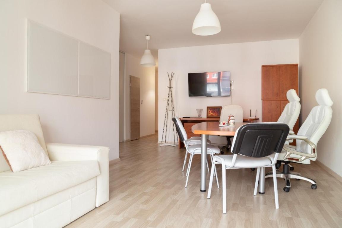 Great Tourist And Business Apartment Near Center Bratislava Exteriör bild
