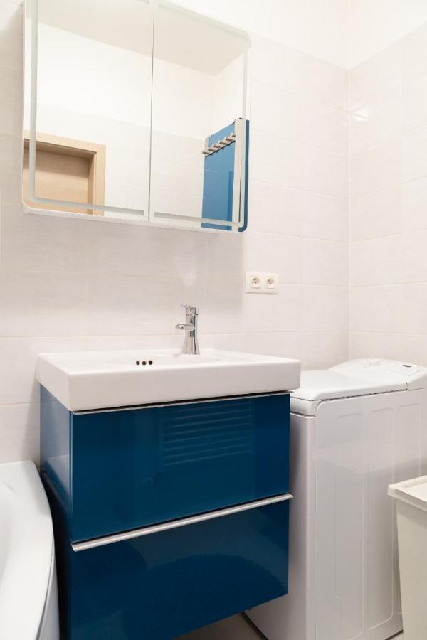 Great Tourist And Business Apartment Near Center Bratislava Exteriör bild