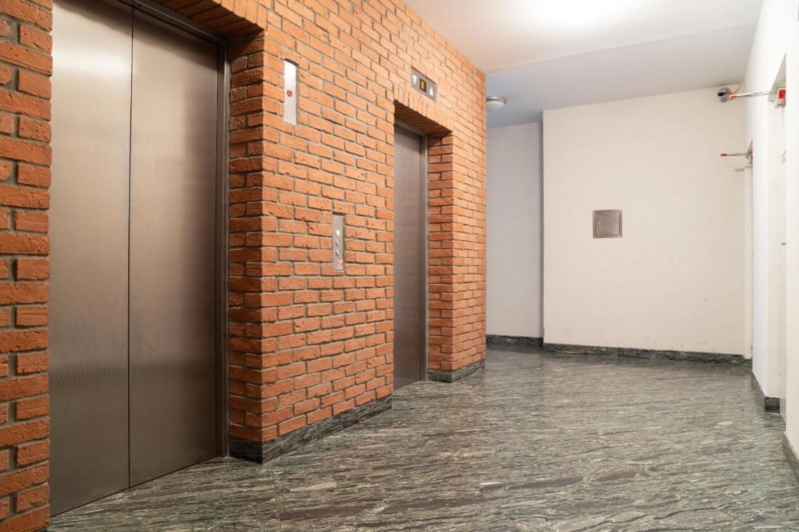 Great Tourist And Business Apartment Near Center Bratislava Exteriör bild